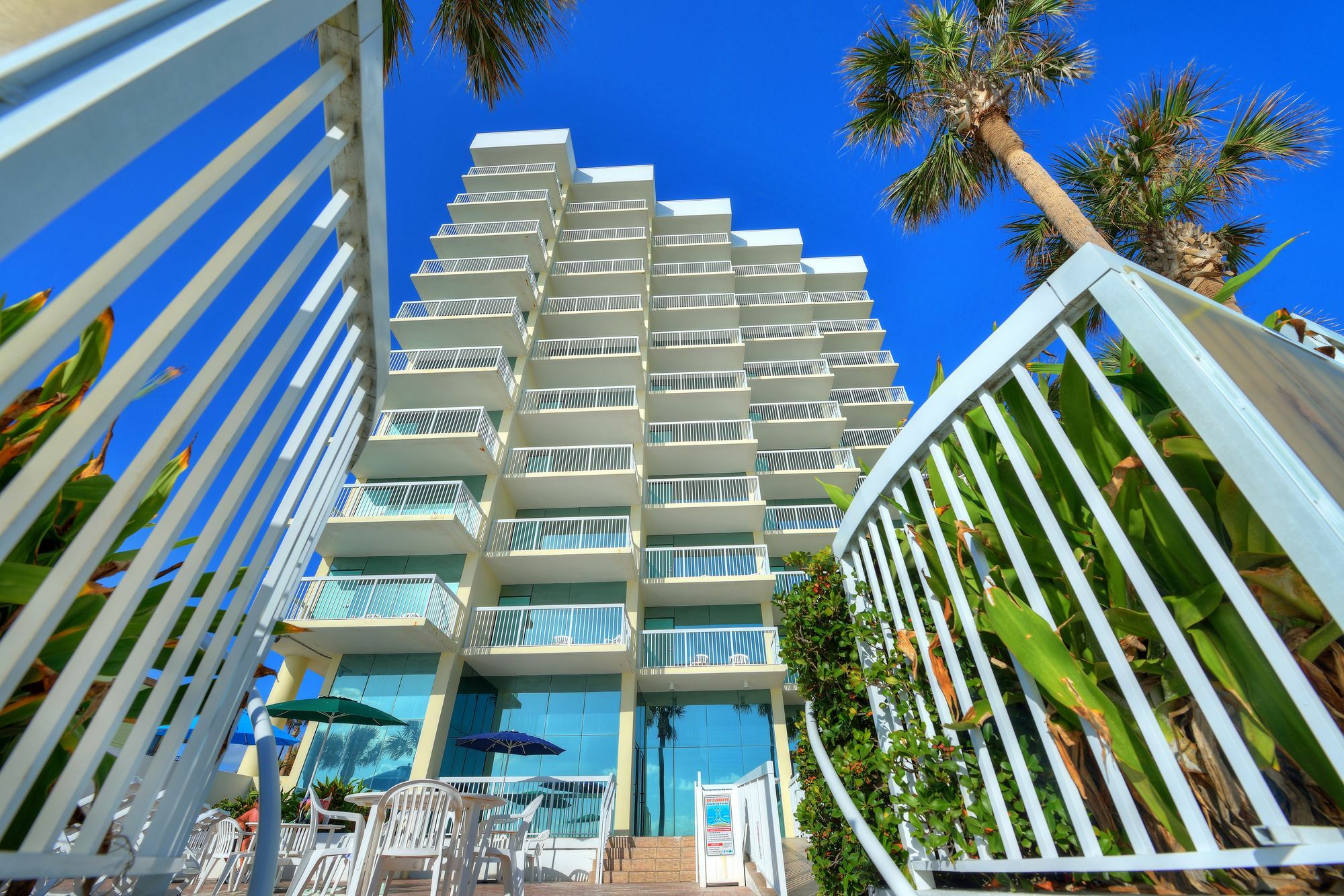 Bahama House - Daytona Beach Shores Hotel Exterior photo